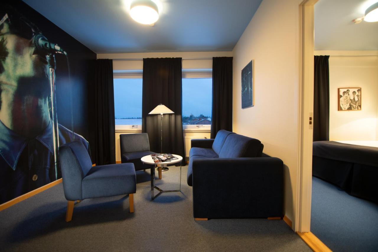 Hotell Hulingen ฮุลท์สเฟรด ภายนอก รูปภาพ