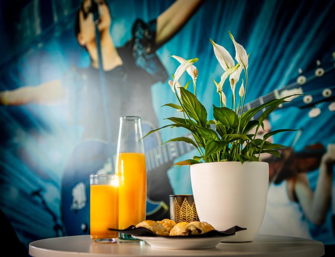 Hotell Hulingen ฮุลท์สเฟรด ภายนอก รูปภาพ